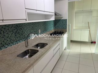 Apartamento Para Vender com 4 quartos 4 suítes no bairro Pituacu em Salvador