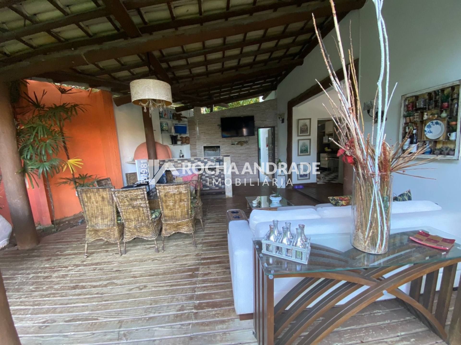 Casa em condomínio 3 suítes e 4 vagas