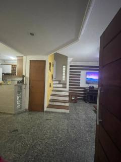 Casa de Condomínio Para Vender com 4 quartos 2 suítes no bairro Sao Cristovao em Salvador