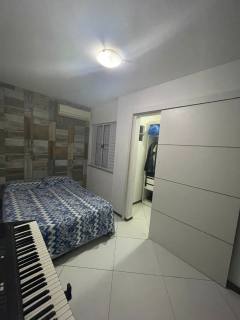 Casa de Condomínio Para Vender com 4 quartos 2 suítes no bairro Sao Cristovao em Salvador
