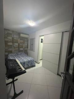 Casa de Condomínio Para Vender com 4 quartos 2 suítes no bairro Sao Cristovao em Salvador