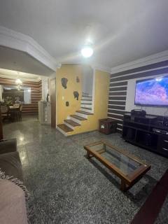 Casa de Condomínio Para Vender com 4 quartos 2 suítes no bairro Sao Cristovao em Salvador