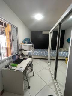 Casa de Condomínio Para Vender com 4 quartos 2 suítes no bairro Sao Cristovao em Salvador