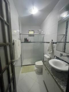 Casa de Condomínio Para Vender com 4 quartos 2 suítes no bairro Sao Cristovao em Salvador