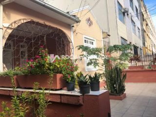 Casa Para Vender com 7 quartos 1 suíte no bairro Nazare em Salvador