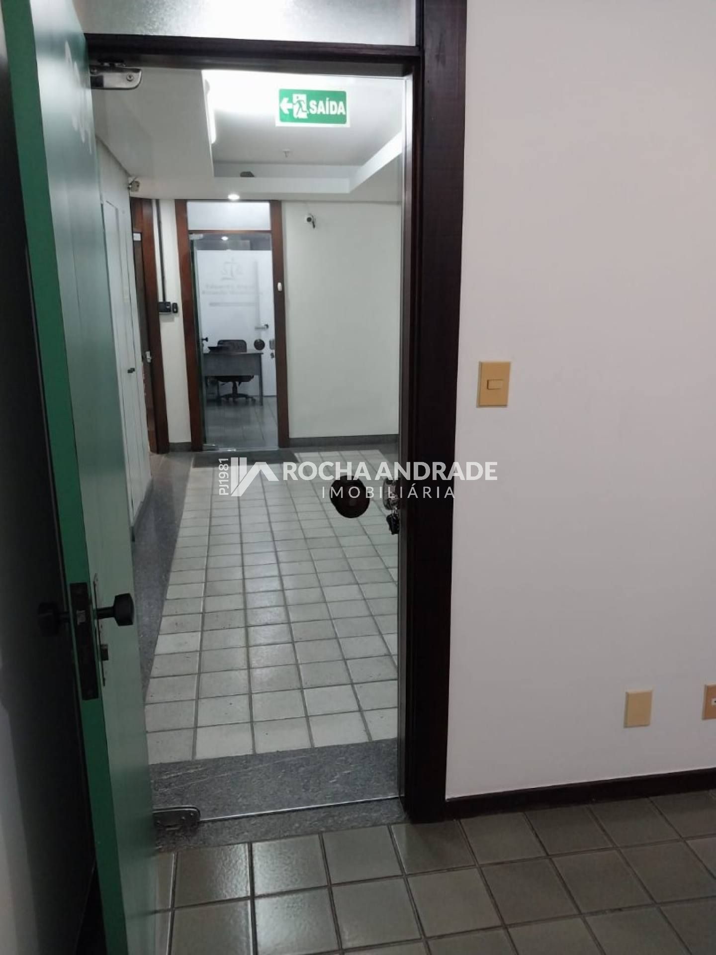 Sala Comercial Para Vender no bairro Parque Bela Vista em Salvador