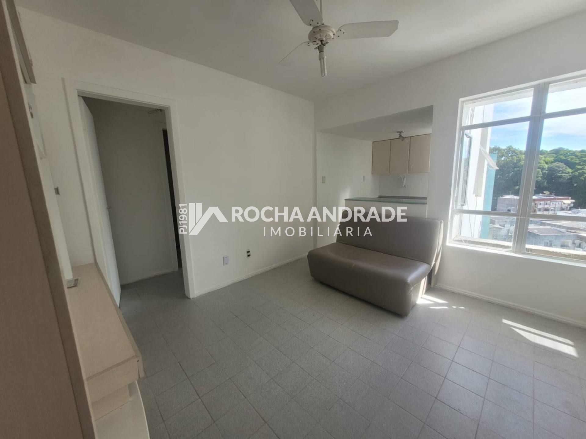 APARTAMENTO COM 1 QUARTO BEM LOCALIZADO NO BAIRRO DA BARRA EM SALVADOR