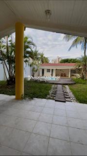 Casa Para Vender com 3 quartos 2 suítes no bairro Praia do Flamengo em Salvador