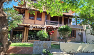 Casa Alto Padrão com Excelente Estrutura – 5 Suítes, Piscina e Área de Lazer Completa