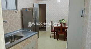 Apartamento Amplo na Barra – 3 Quartos + Dependência Completa | Próximo à Praia