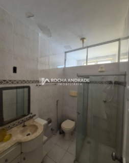 Apartamento Amplo na Barra – 3 Quartos + Dependência Completa | Próximo à Praia