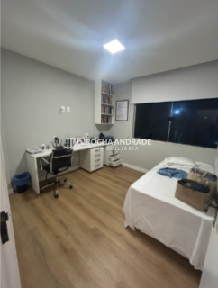 Apartamento Reformado com 164m², Nascente, 2 Vagas e Planta Ampla