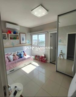 Imóvel de alto padrão em Patamares, com deslumbrante vista para o mar