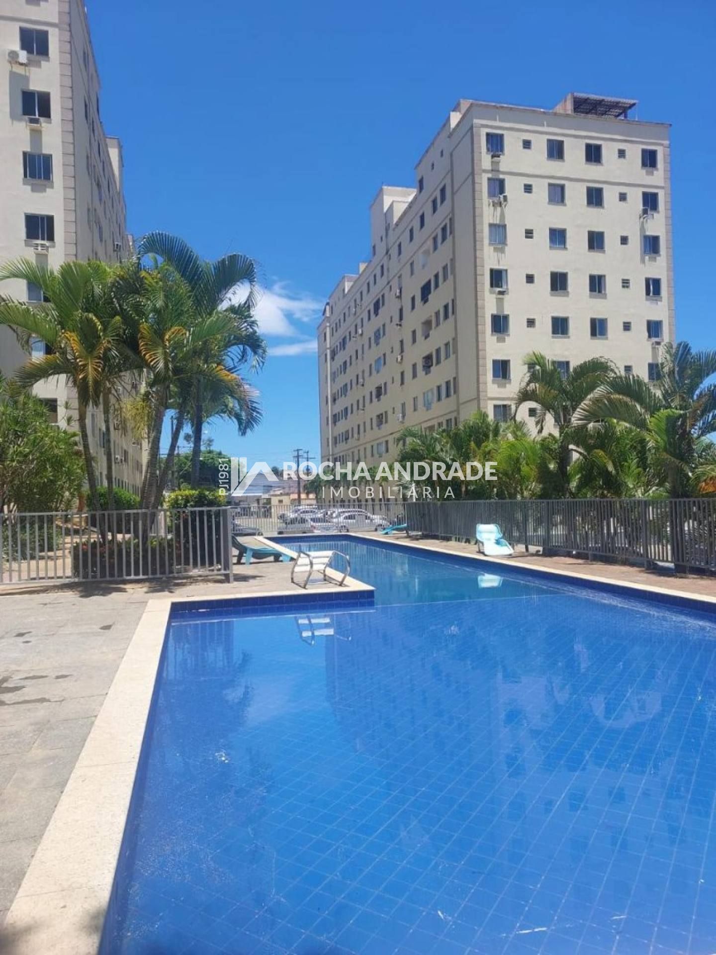 Apartamento à venda no Centro de Lauro de Freitas, 2 quartos.