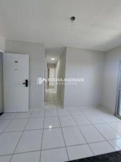 Apartamento à venda no Centro de Lauro de Freitas, 2 quartos.