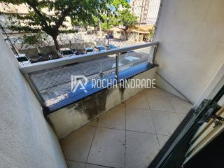 Apartamento amplo bem localizado