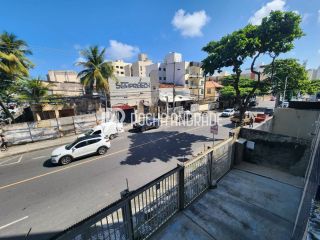 Apartamento amplo bem localizado