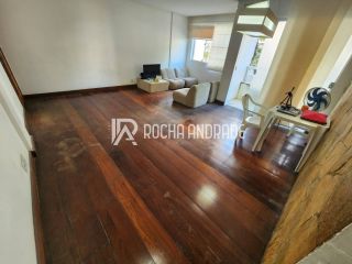 Apartamento amplo bem localizado