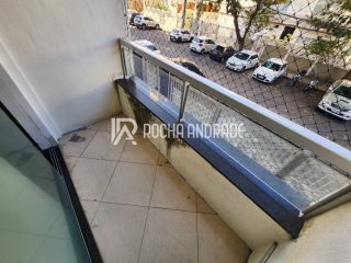 Apartamento amplo bem localizado