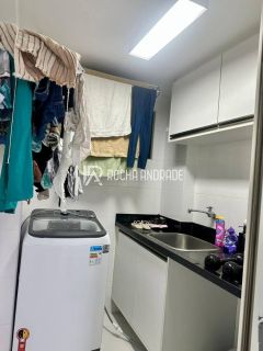 APARTAMENTO EM PITUAÇU, 2 QUARTOS, COM SUÍTE E VISTA MAR.