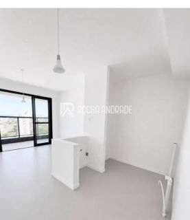 APARTAMENTO À VENDA EM JAGUARIBE, 2 SUÍTES, VISTA MAR.