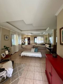 Casa de Condomínio com 4 Quartos e 7 banheiros à Venda, 272 m² por R$ 1.900.000