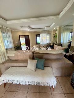 Casa de Condomínio com 4 Quartos e 7 banheiros à Venda, 272 m² por R$ 1.900.000