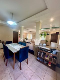 Casa de Condomínio com 4 Quartos e 7 banheiros à Venda, 272 m² por R$ 1.900.000