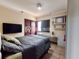 Casa de Condomínio com 4 Quartos e 7 banheiros à Venda, 272 m² por R$ 1.900.000