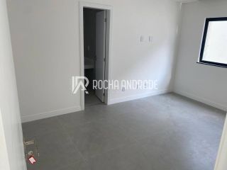 Casa a venda Buraquinho 4/4 suite com piscina