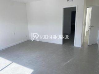 Casa a venda Buraquinho 4/4 suite com piscina