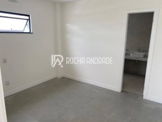 Casa a venda Buraquinho 4/4 suite com piscina
