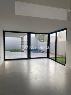 Casa a venda Buraquinho 4/4 suite com piscina
