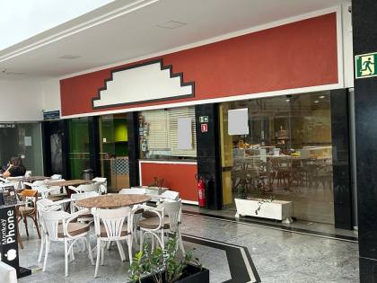 Loja Venda Pituba, 158m² área privativa, localização privilegiada.