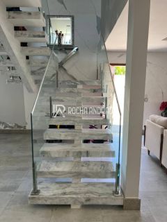 Casa Venda Jauá, 6 suítes, acabamento moderno.