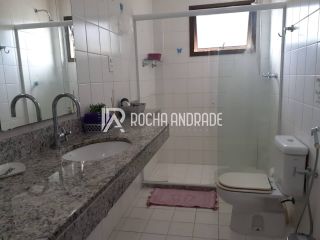 Casa Venda Jauá, 6 suítes, acabamento moderno.