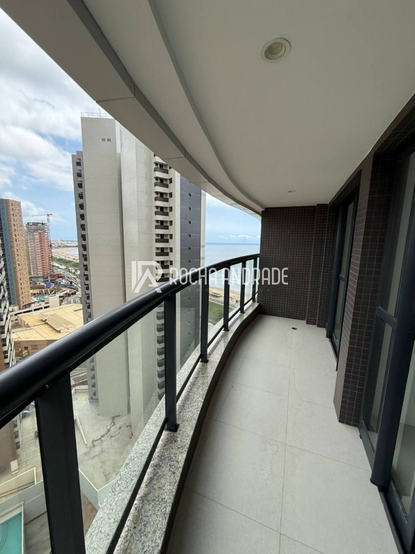 Apartamento Venda Beach Class Jaguaribe, 1 quarto, nascente.