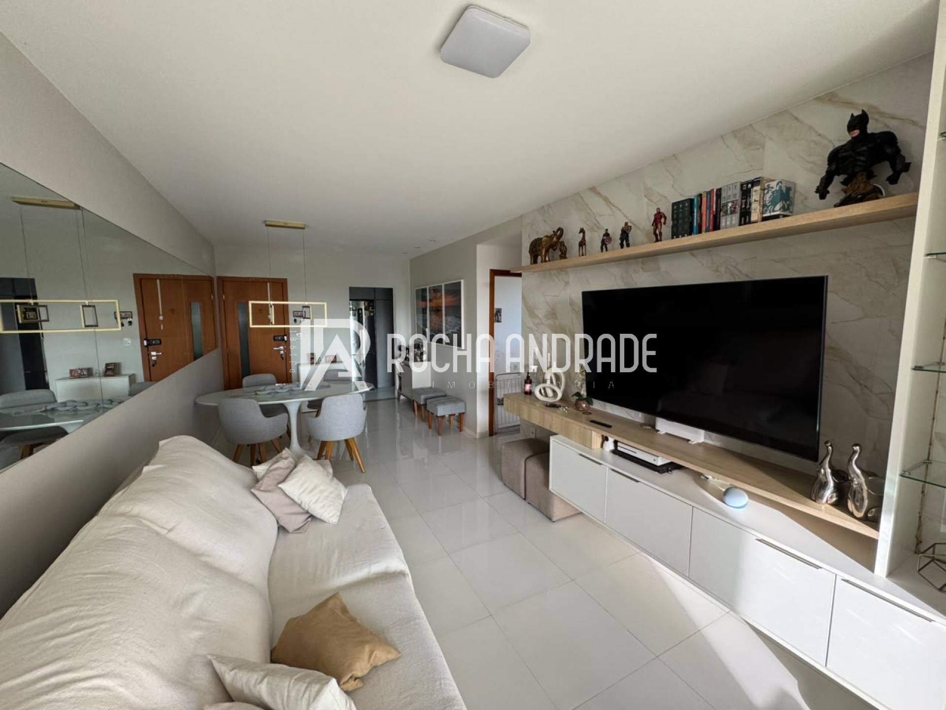 Apartamento Venda Pitangueiras, 3 quartos, bem localizado.