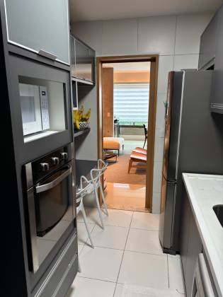Apartamento Para Vender com 3 quartos 3 suítes no bairro Pituacu em Salvador