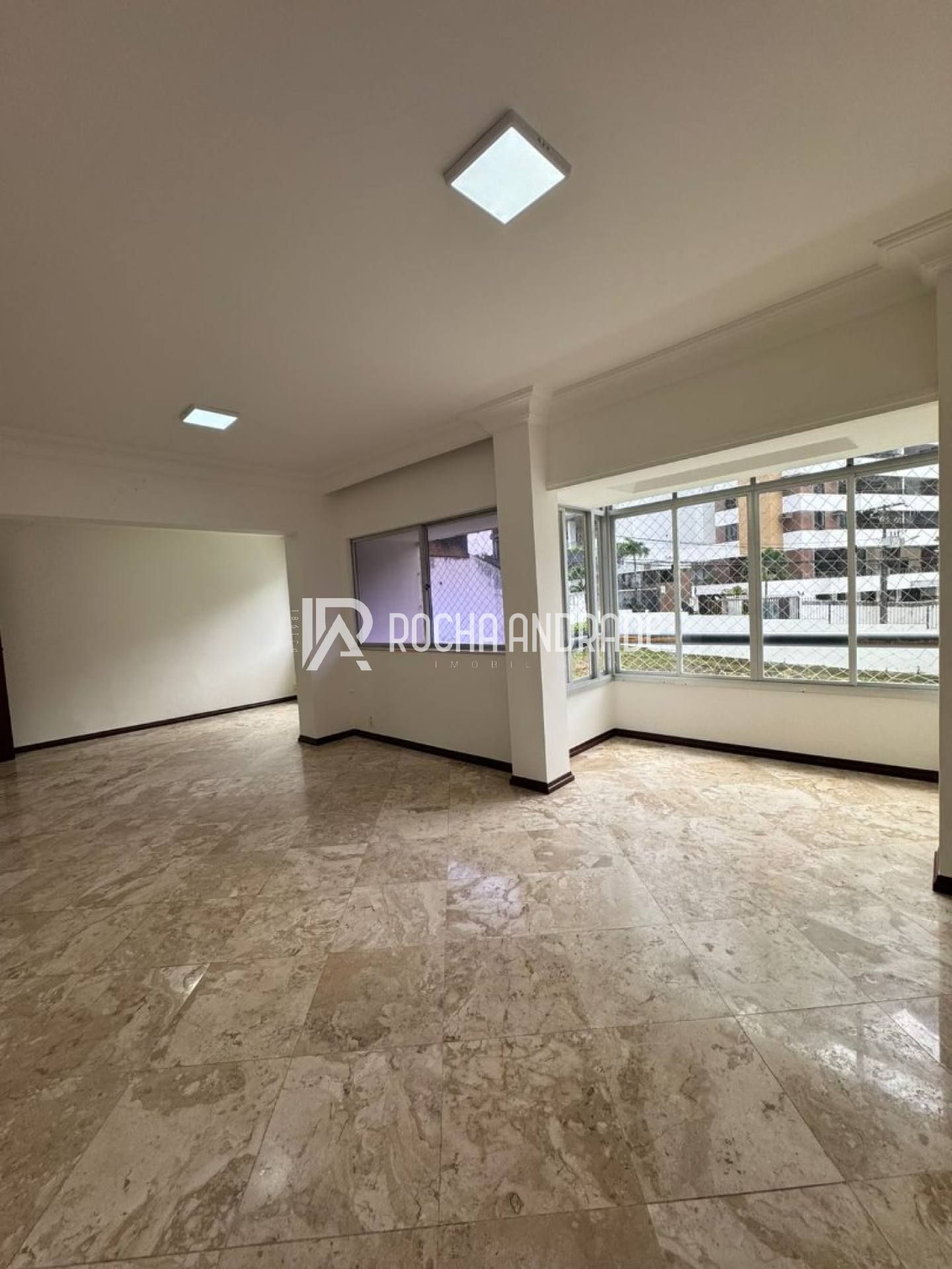Apartamento Para Vender com 3 quartos 1 suítes Caminho da Árvores