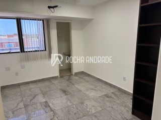 Sala Comercial Venda, Avenida Tancredo Neves, 112m², 3 vagas.
