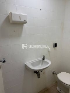 Sala Comercial Venda, Avenida Tancredo Neves, 112m², 3 vagas.