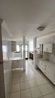 Casa Venda Piatã, 4 quartos, Condomínio Villa Tropical.