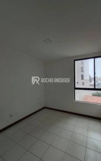 Apartamento 2 Quartos no Caminho das Árvores com Piscina e Garagem