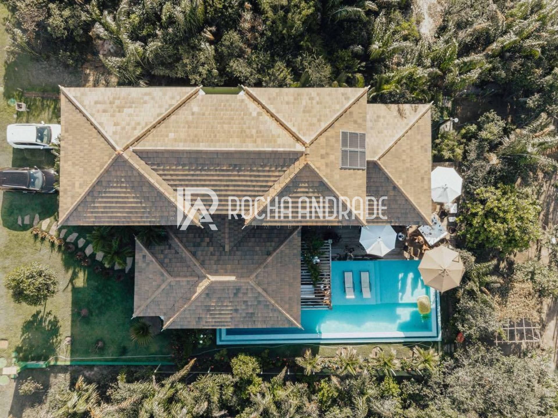 Casa à venda em Praia do Forte | 5 suítes e piscina privativa