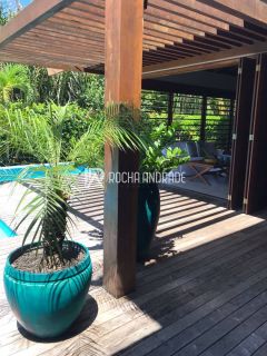 Casa à venda em Praia do Forte | 5 suítes e piscina privativa