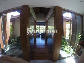 Casa à venda em Praia do Forte | 5 suítes e piscina privativa