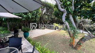 Casa à venda em Praia do Forte | 5 suítes e piscina privativa