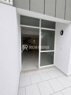Casa Triplex à Venda em Itapuã | Condomínio Fechado