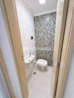 Casa Triplex à Venda em Itapuã | Condomínio Fechado